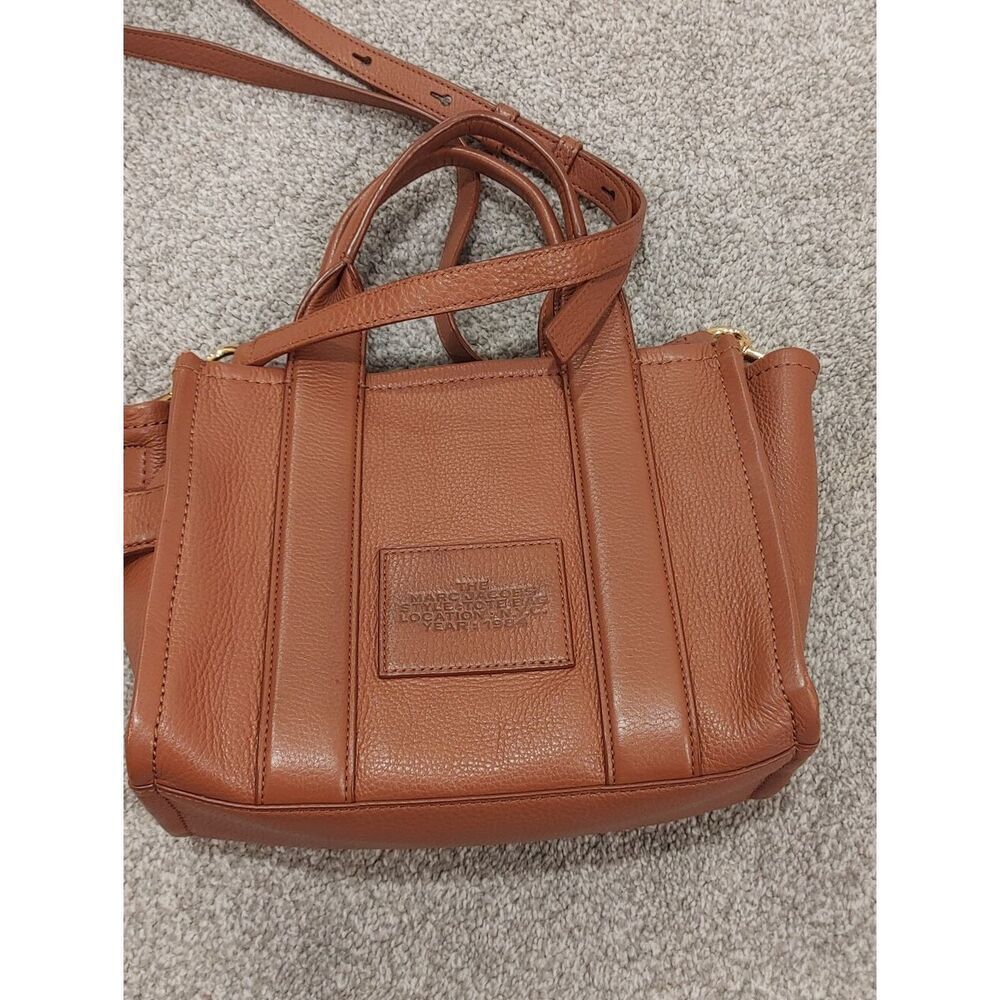 Marc Jacobs The Leather Small Tote bag in Brown - Picture 12 of 16